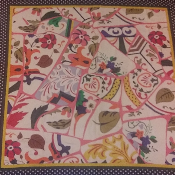 Mango Scarf - Picture 3 of 3